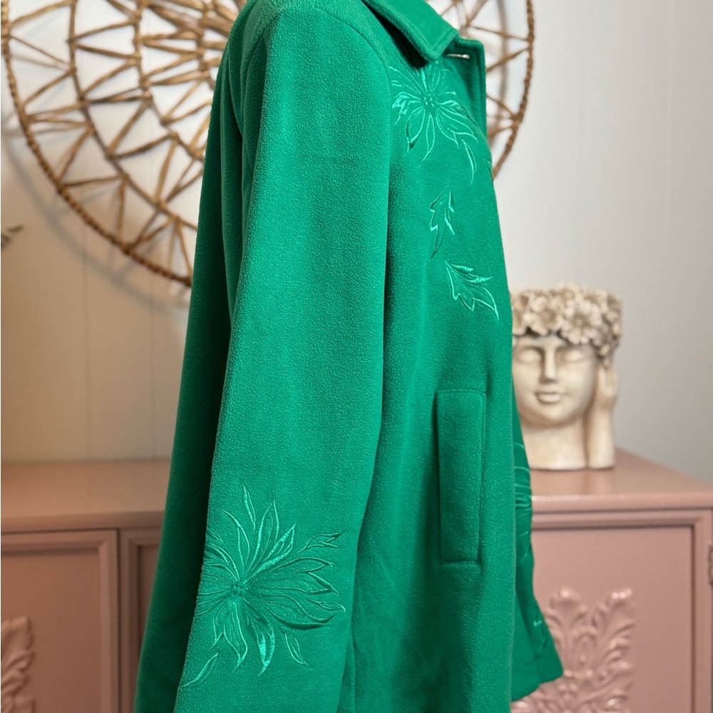 Women’s Susan Graver XL Green fleece Button-Up Coat with Floral‎ Embroidery - Picture 3 of 6